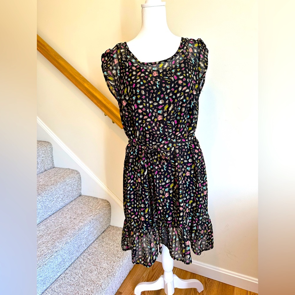 Just Ginger summer dress with ruffle cap sleeves and matching waist tie. Large.
